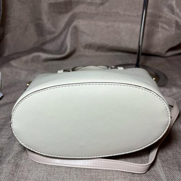 Nanette Lepore Shoulder Bag Tote Cream/Ivory NWOT - Picture 4 of 6